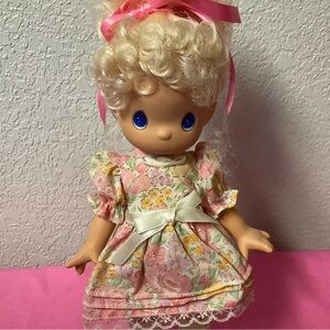Vintage Precious Moments Vinyl Girl Doll Blonde Hair Blue Eyes 1992 Nostalgic